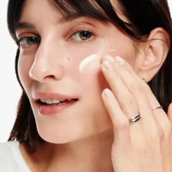 CLINIQUE Soin Jour & Nuit|Dramatically Different Moisturizing Lotion+                Émulsion Hydratante Tellement Différente