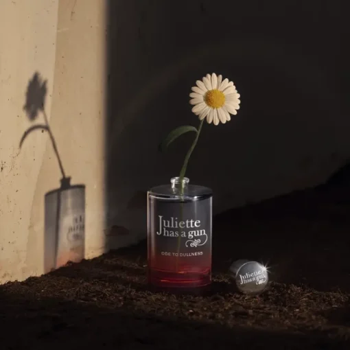 Femme Juliette Has a Gun Eau De Parfum|Ode to Dullness                Eau de Parfum - Format Voyage