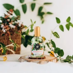 Femme Les Petits Plaisirs Parfum Naturel & Eco-Responsable|Eau De Toilette|Chevrefeuille                Eau de Toilette